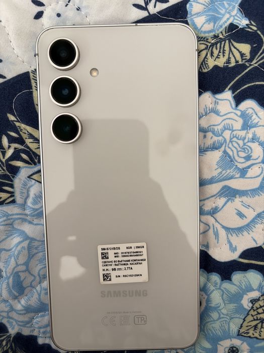 Samsung s24fe с коробкой