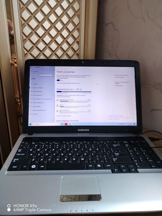 Noutbuk Samsung xolati yaxshi