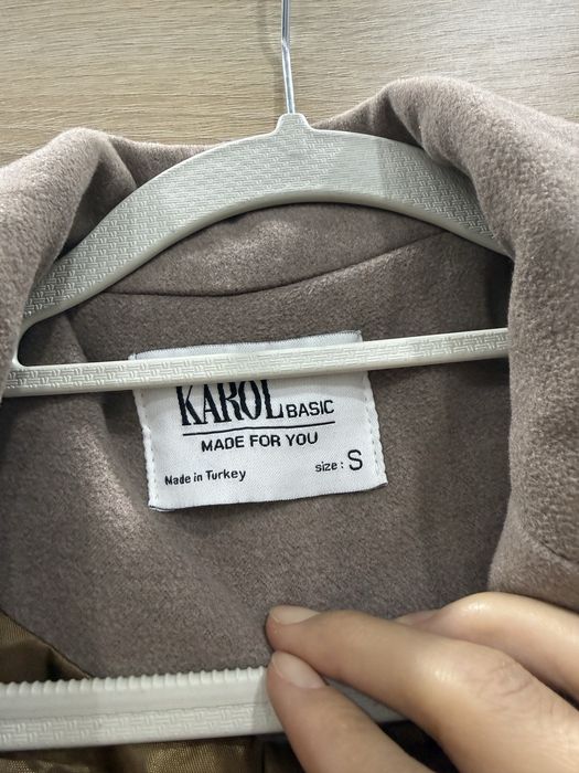 Пальто ниже колен длины