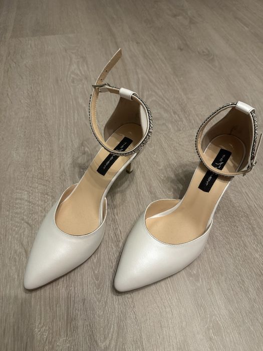 Pantofi de mireasa de piele