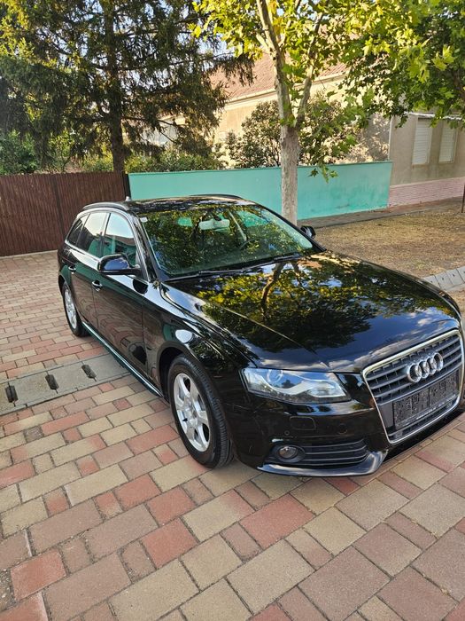 Vând  Audi A4  an 2010