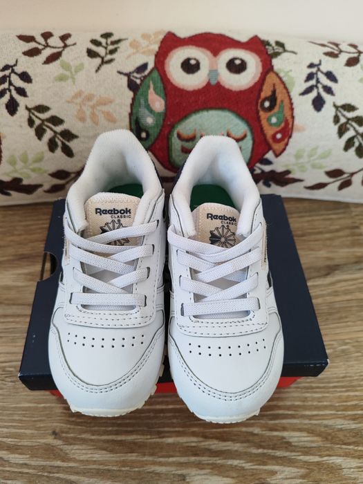 Reebok 24ти номер, 13,5 см. Чисто нови.