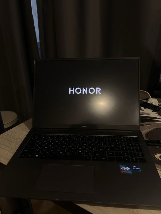 Ноутбук honor x16