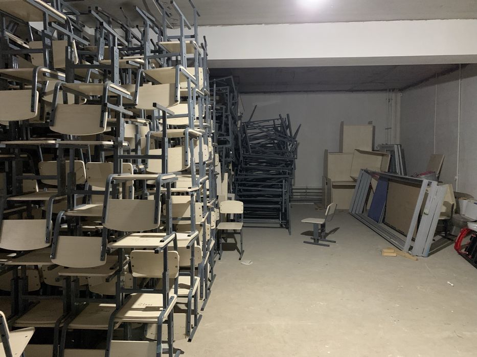 Продается школьная принадлежности, парты, стулья, доски