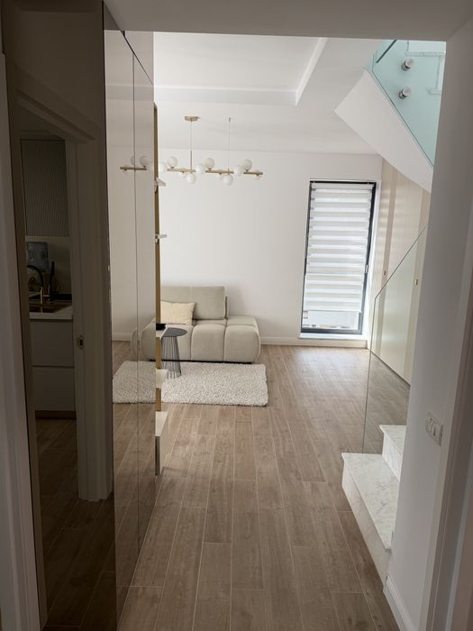 Apartament cu scara interioara de inchiriat