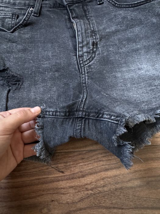 Pantaloni scurti HM 42