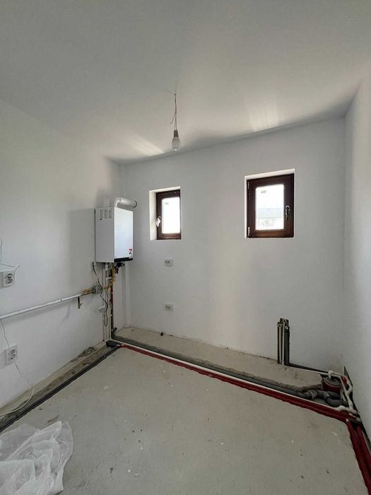 Spatiu Nerezidential, Preferabil Birouri, Prima Inchiriere, Mazepa, Apa Canal, Semi Central