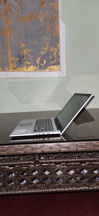 ASUS VivoBook X513EA 
 ASUS V
