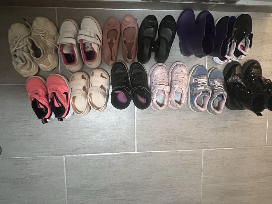 Детски обувки 13 чифта размери от 26-29