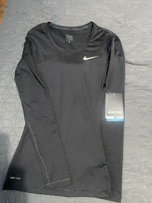 Спортна тениска с дълъг ръкав Найк