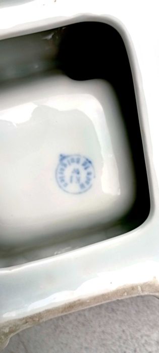 Стар порцеланов пепелник от Соца