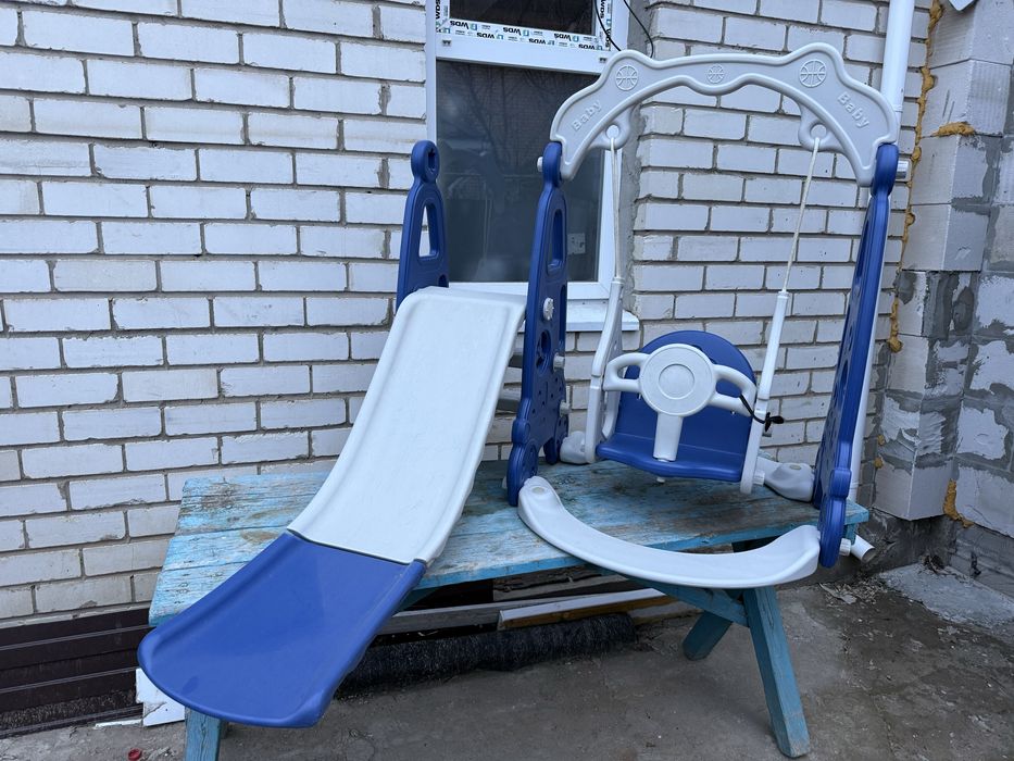 Детская качеля и горка