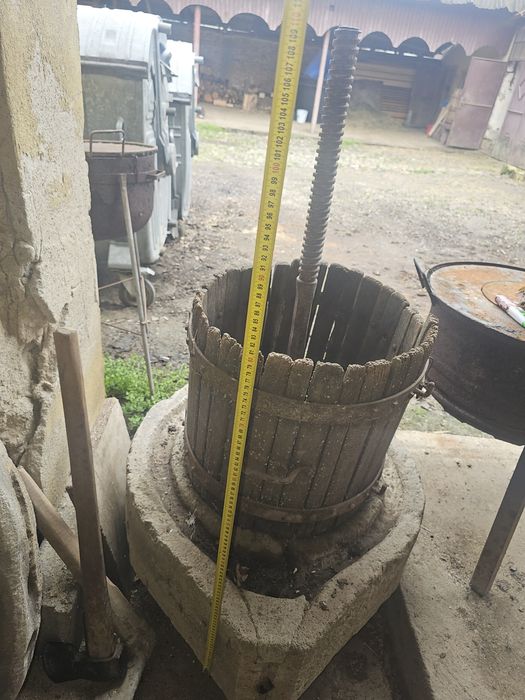 Teasc vechi de piatra de vanzare