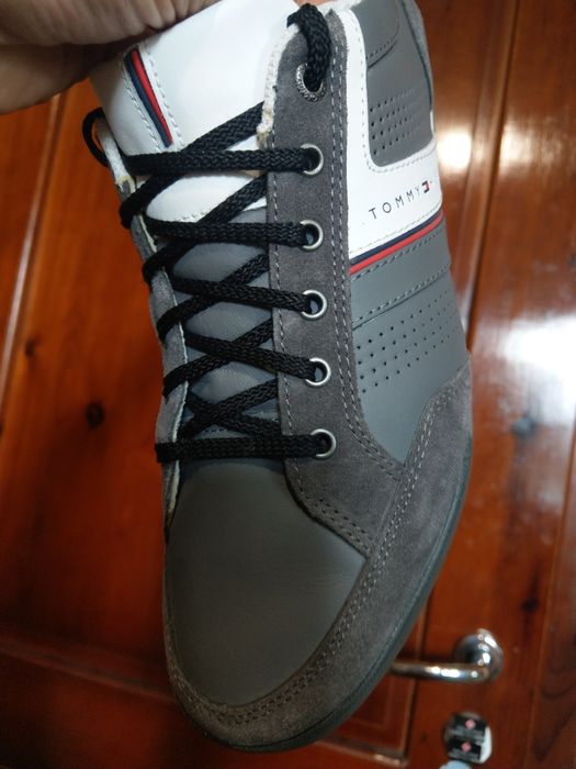 Tommy Hilfiger 43нм. 28,0см.
