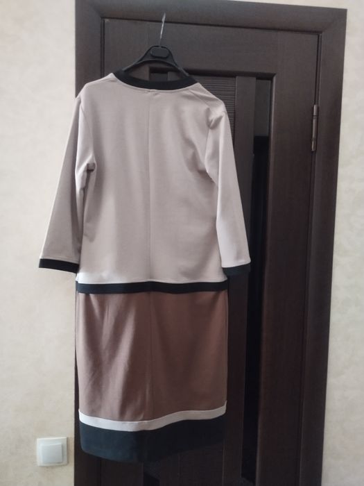 Продам женское платье.