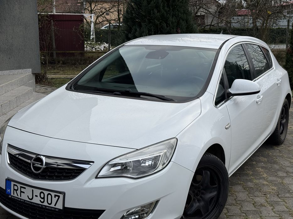 Opel Astra J 1.4 Cosmo Turbo 2012