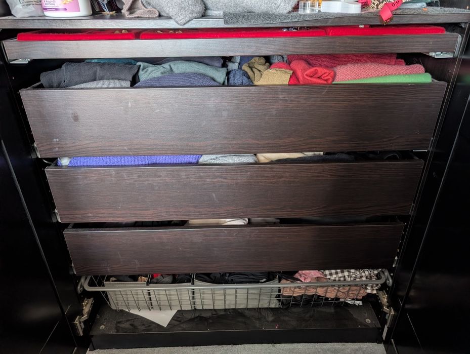 Обзавеждане за спалня ИКЕА легло с матрак и гардероб