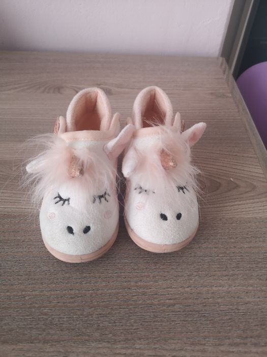 Обувки за момиче