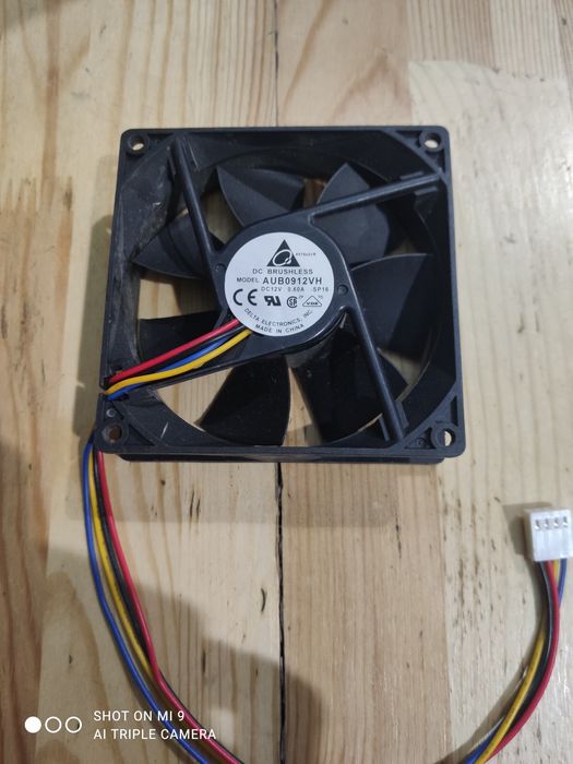 Вентиляторы - куллеры. Напряжение 12 и 24 вольт.