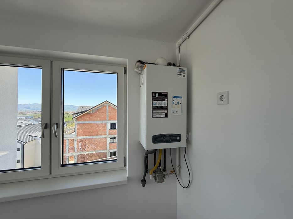Vand apartament 3 camere/ schimb cu auto