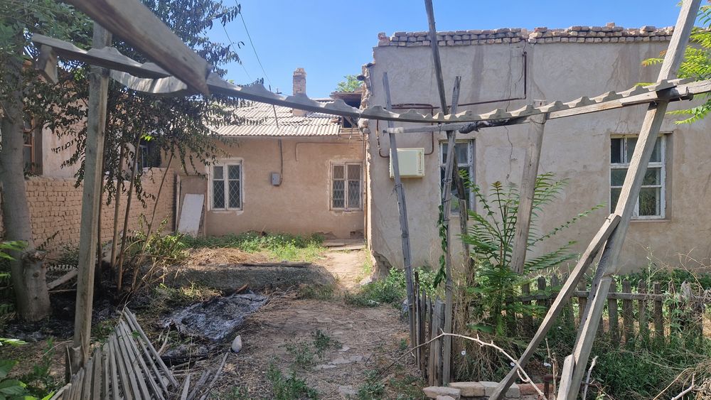 уй сатылады ул.лесхозная6 40-жыл мектеб касында29маршрут журеде