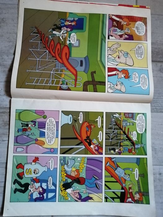 Два комикса Футорама и Семейство Симпсън