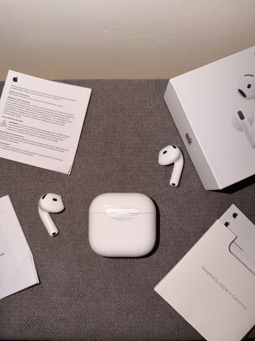AirPods 4 Noise Cancelling