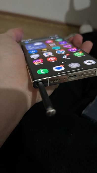 Срочно продам самсунг с23 ульра