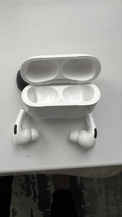 AirPods pro 1 поколение