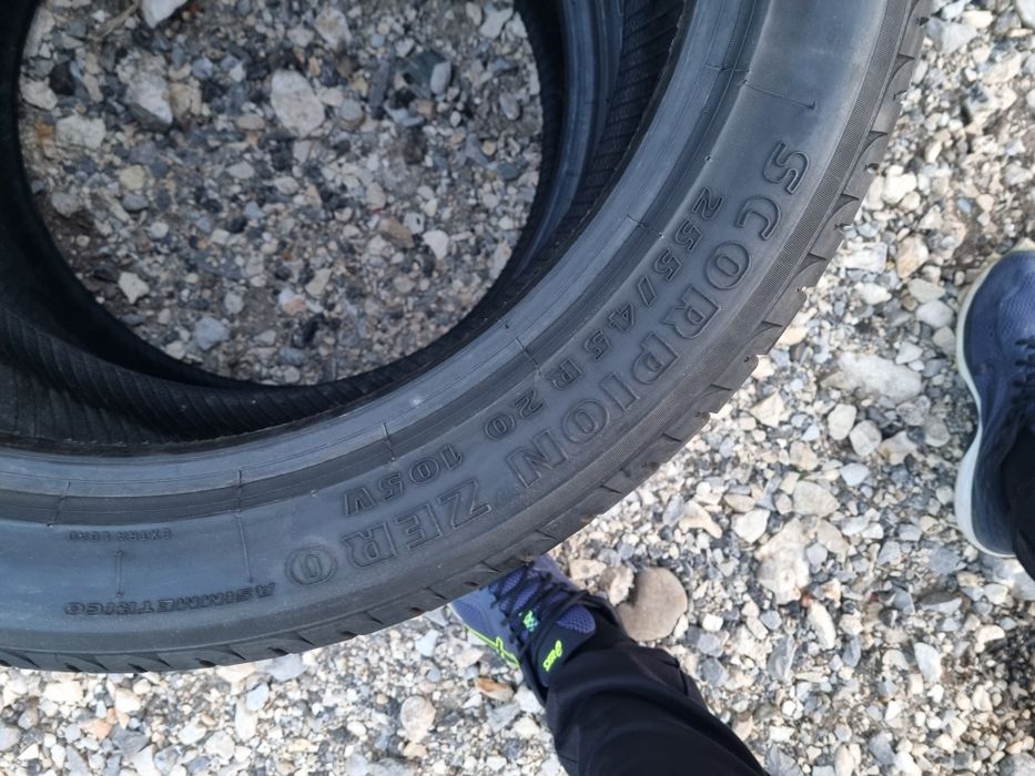 Летни гуми 255х45х20 два броя Pireli