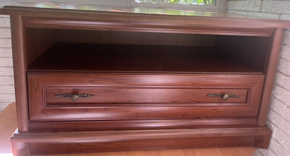 Тумбочка под телевизор