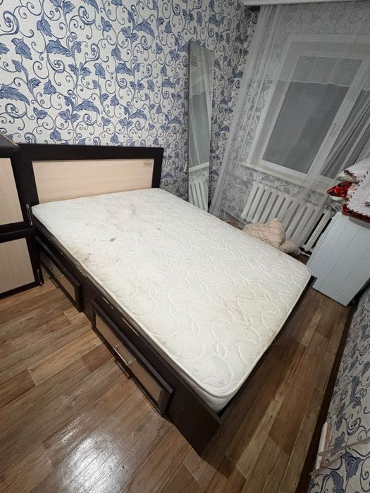 Продам спальный гарнитур в хорошем состояний