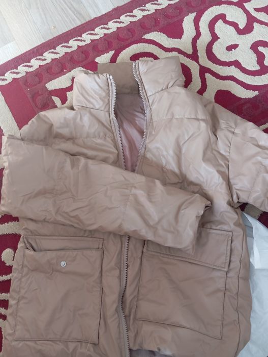 продам куртки и пальто