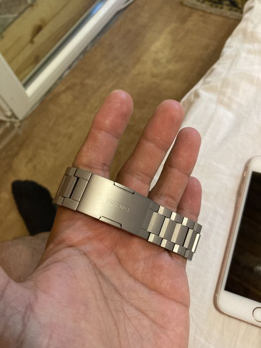 Часовник huawei в прекрасно състояние !