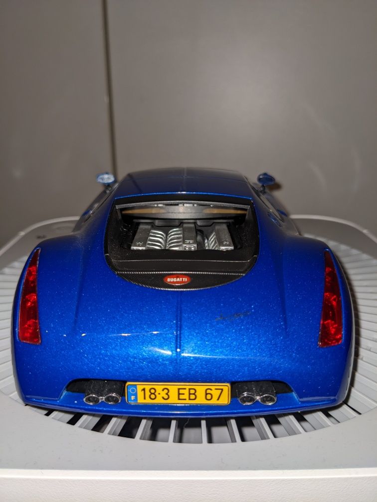 Macheta 1/18 Autoart Bugatti EB 18.3 Chiron .NOU Popoveni • OLX.ro