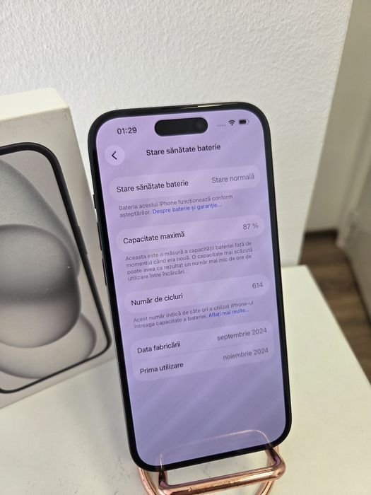 IPhone 15 87% baterie