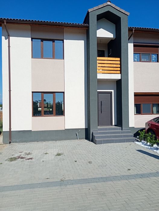 Casă tip duplex - zona Calea Tismanei