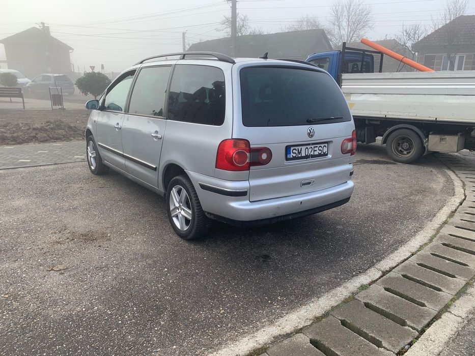 Vând sau schimb sharan 2008