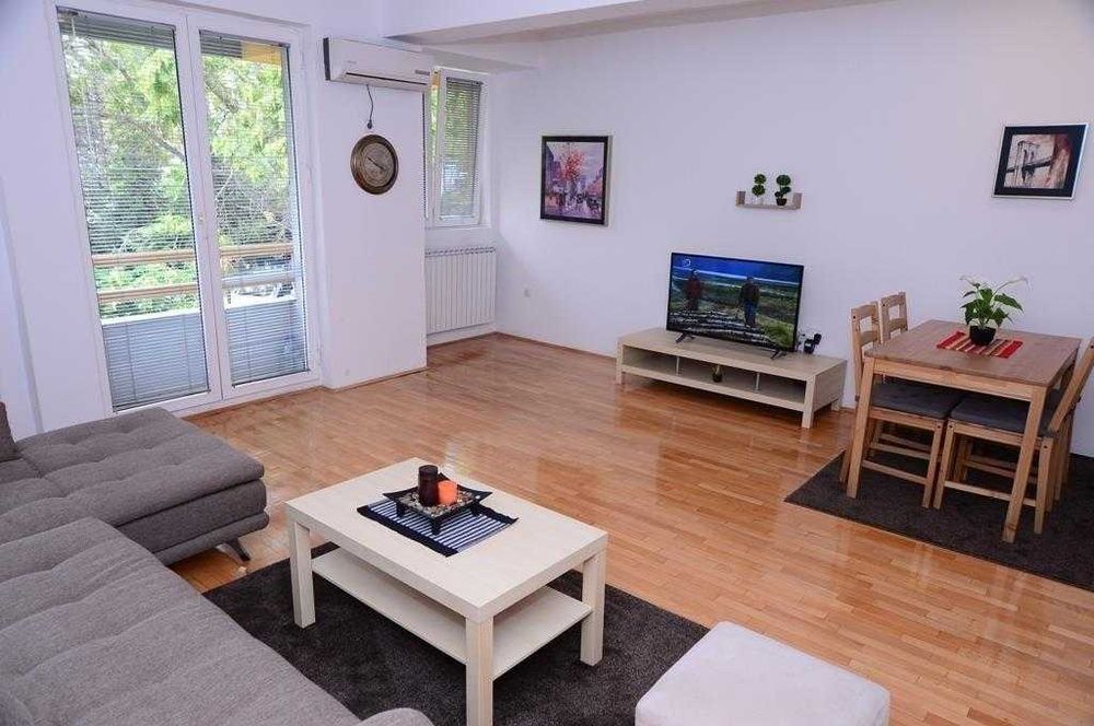 Дава се под наем Тристаен апартамент в Пловдив, Въстанически - 74 кв.м за 204 € - Снимка #6