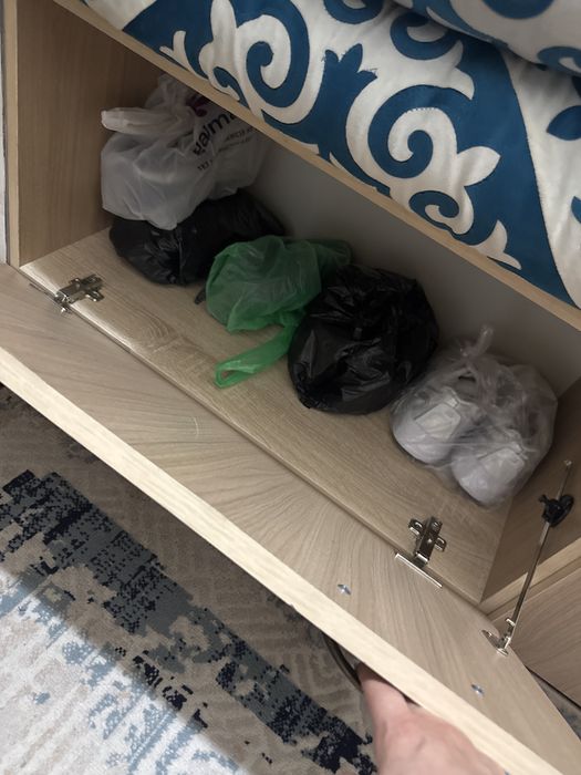 Продам шкаф прихожку
