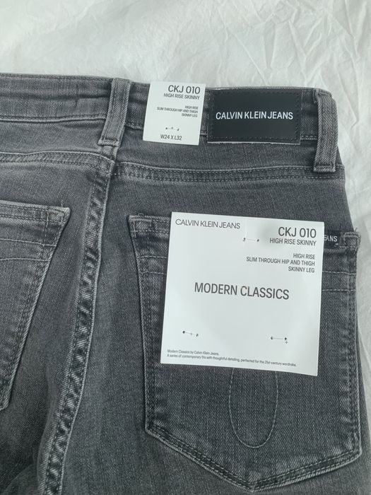 Calvin Klein W24 L32