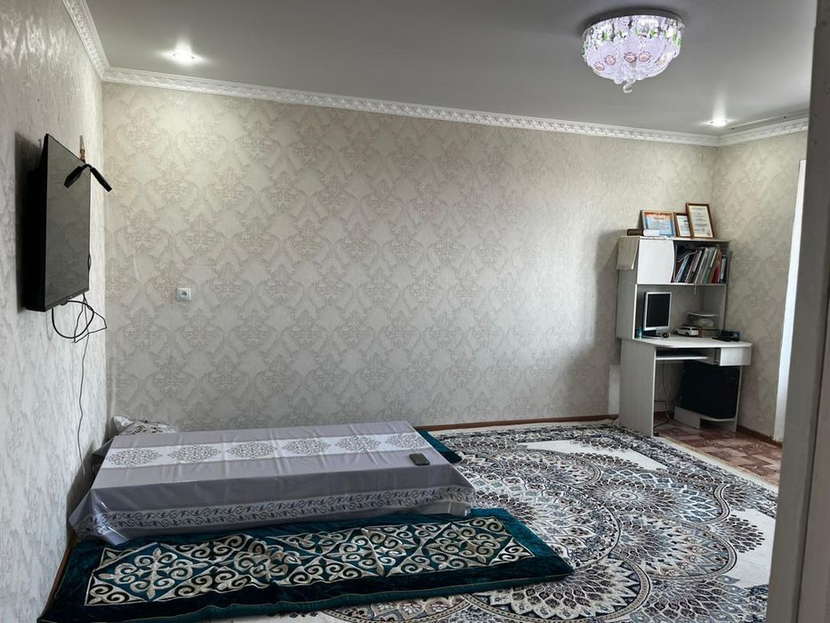 Продам 2 к.кв в с.Бадамша