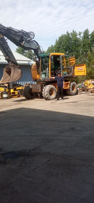 Ekskavator srochna sotiladi