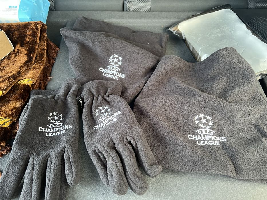 Футбол перчатки шапка горловик