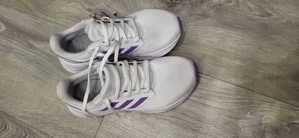 Маратонки дамски  бели Adidas Galaxy 6w