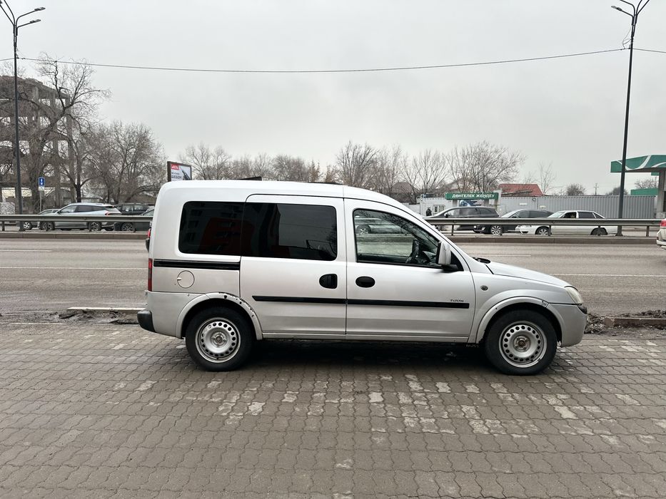 Фургон Opel Combo C 2002 года