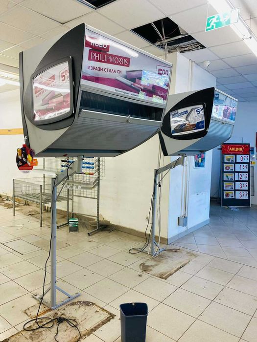 Бокс стелаж за цигари със стойка