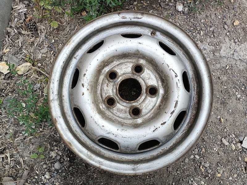 Продам оригинальный металлический диск на Volkswagen Transporter T4