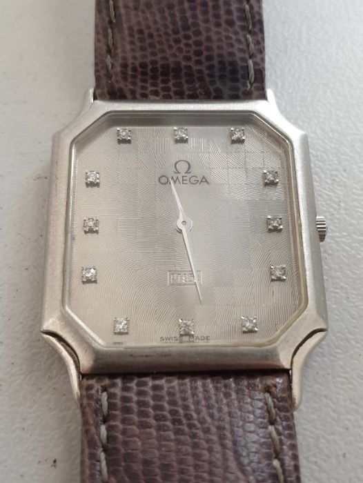 Omega platinum flat