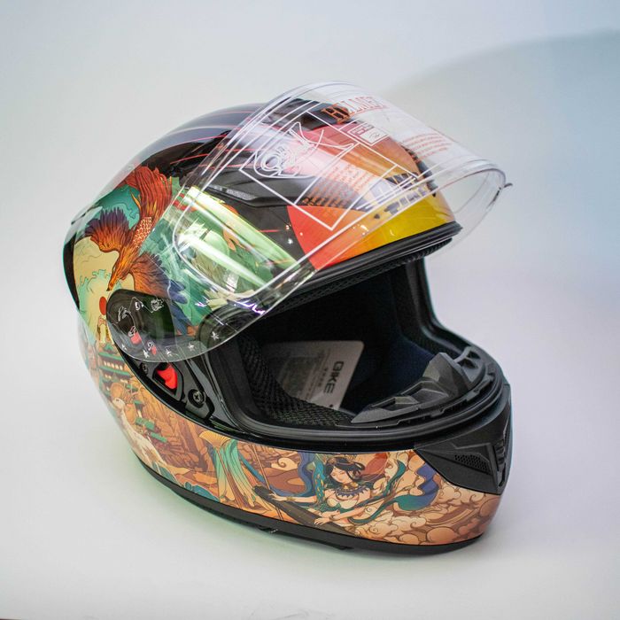 Каска за мотор пистов , скутер , ел. тротинетка др. ( Размер M 55-56 )